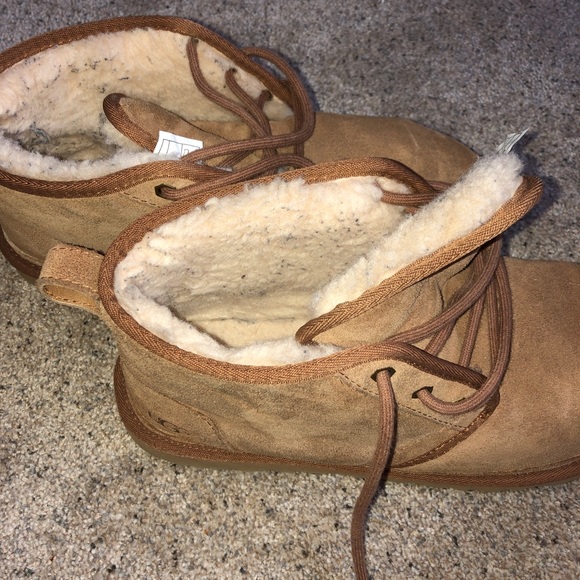 UGG Mens Boots - Picture 2 of 6